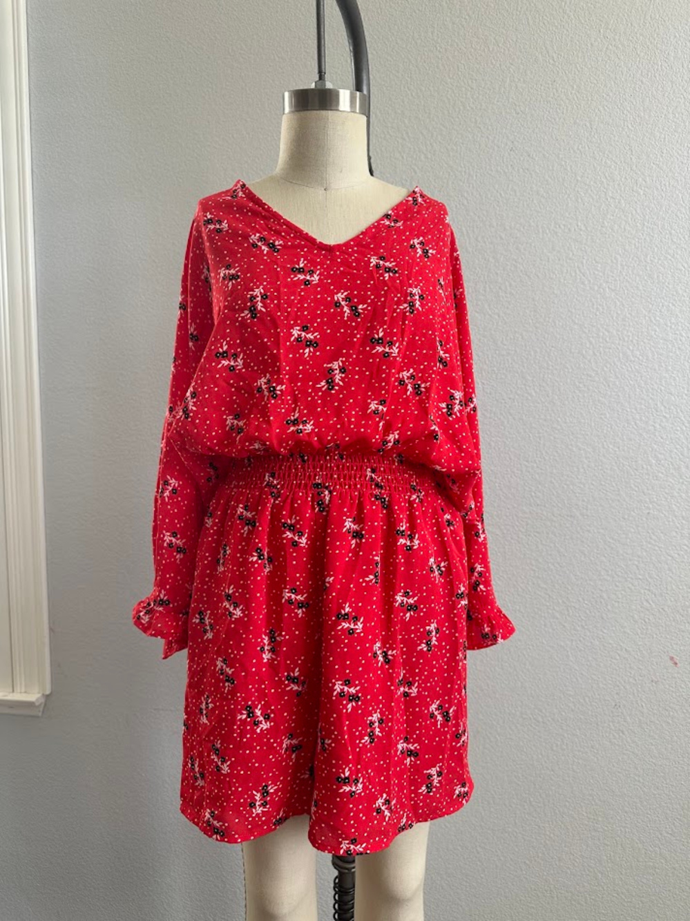 Jack By Bb Dakota Red Floral Smocked Waist Dolman Romper Size M RN87365